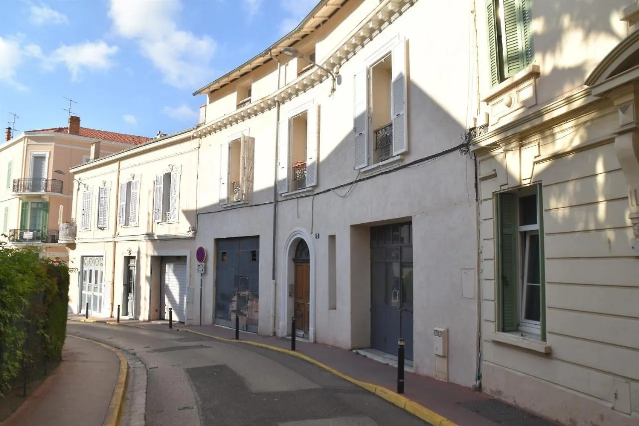 Grand Studio-Mezzanine-Centre Cannes Apartment