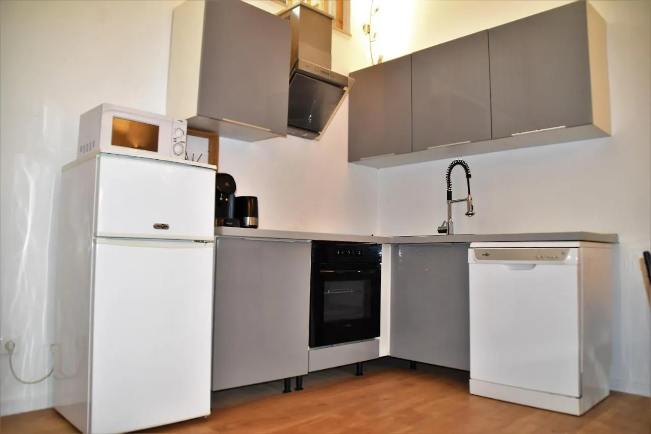 Grand Studio-Mezzanine-Centre Cannes 0*,  France