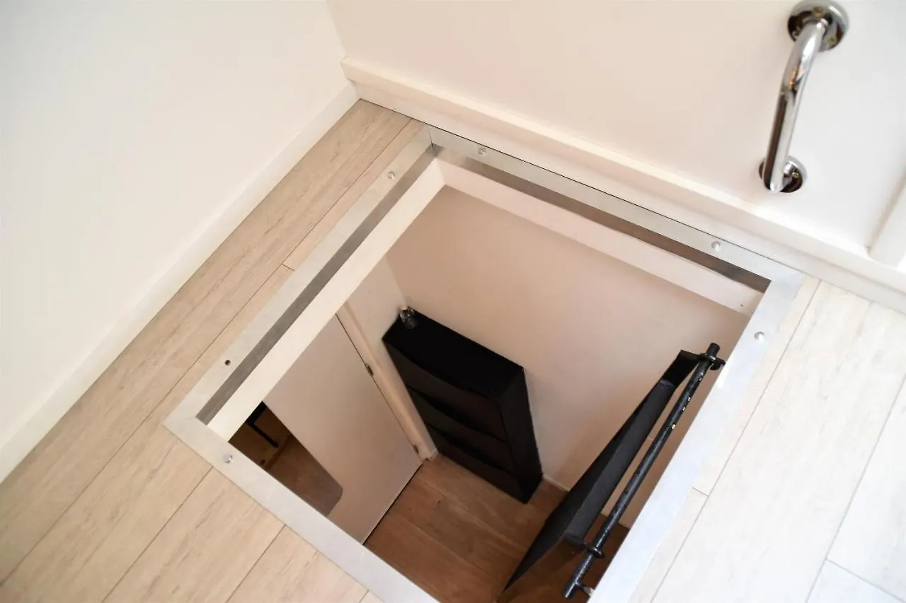 Grand Studio-Mezzanine-Centre Cannes France